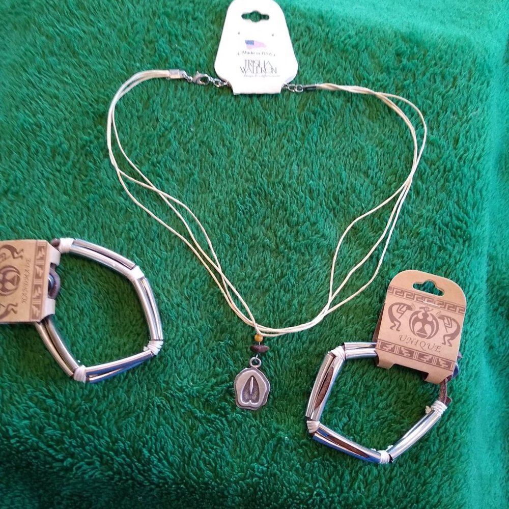 2 bracelets 1 necklace